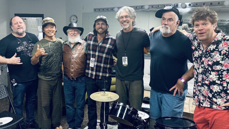 Lukas Nelson se joint à l’incident du String Cheese à Charlotte et Bobby Weir au Tennessee