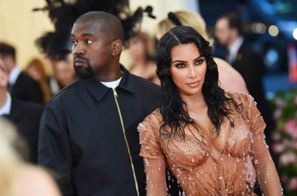 Kim Kardashian était terrifiée à l'idée de dire à Kanye West qu'elle avait embauché une nounou masculine : voici comment il a réagi