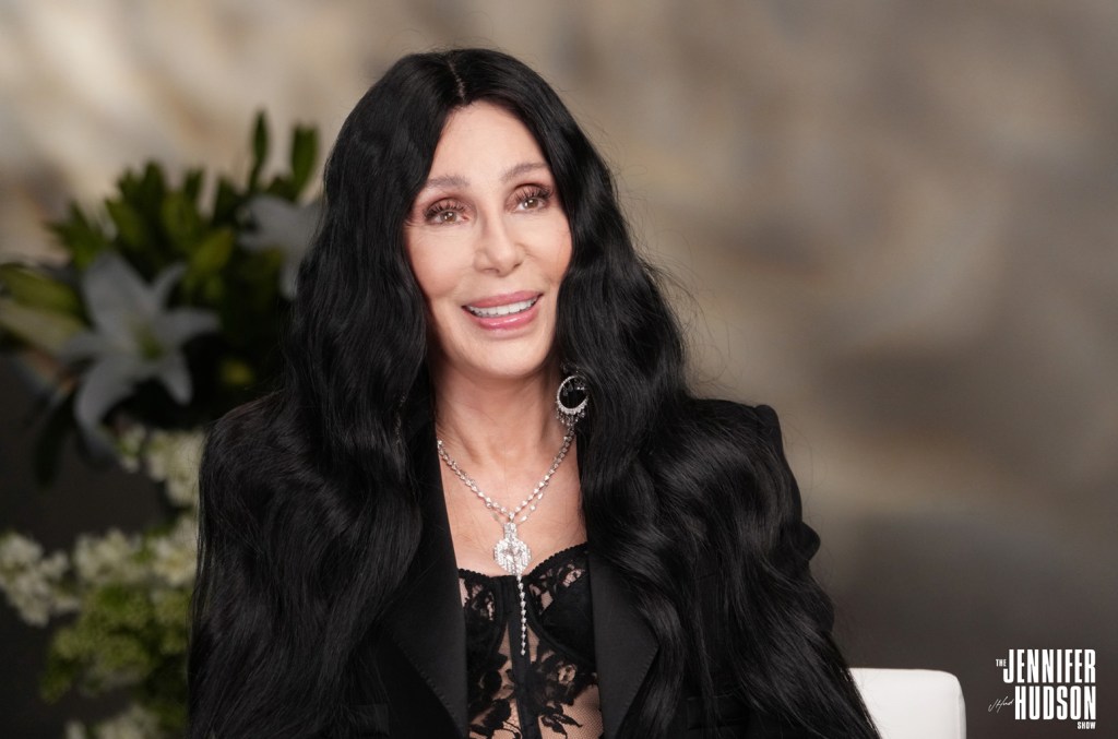 Cher révèle que 2Pac est son artiste préféré après la recommandation de son petit ami : "J'ai été tellement surprise"