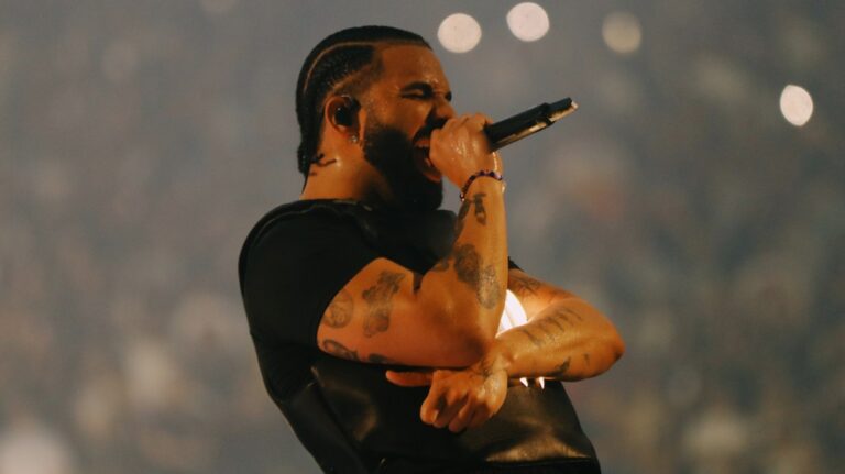 Drake répond à Kendrick Lamar avec un morceau de dissidence éviscérant « Family Matters » : écoutez