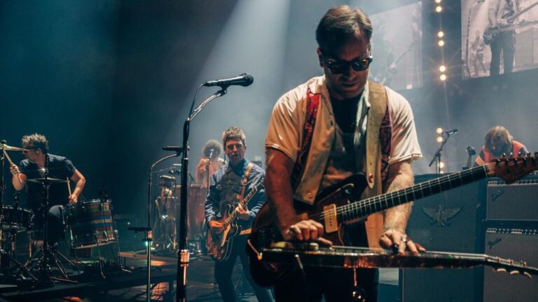Noel Gallagher rejoint les Black Keys à Londres pour les morceaux de « Ohio Players » qu'il a co-écrits