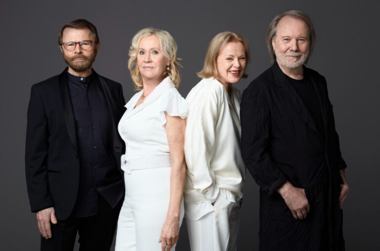 ABBA reçoit une prestigieuse carrière de chevalier suédois qui a débuté à l'Eurovision